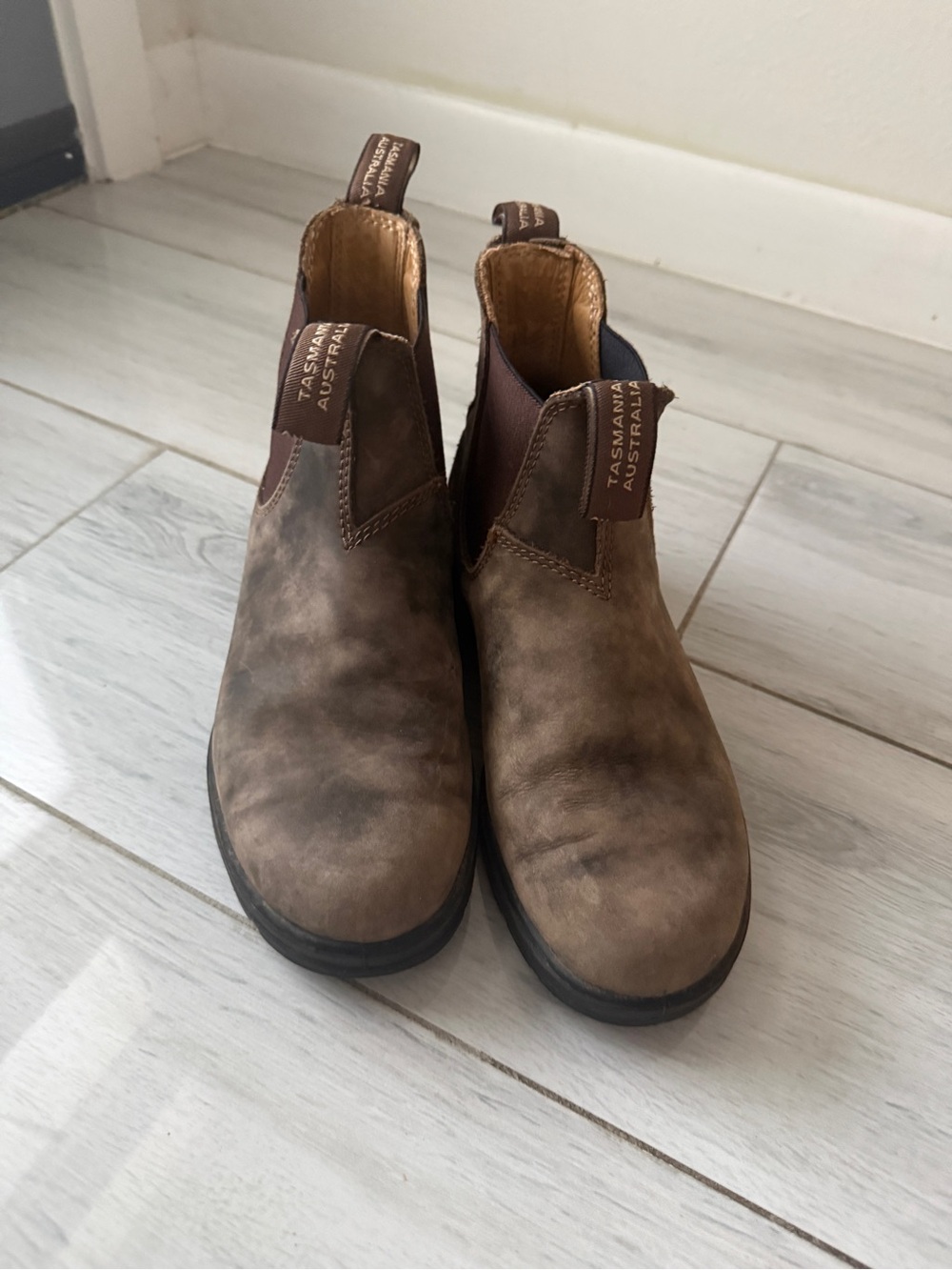 Blundstone Women Size US 7 Brown Leather Side Elastic Pull On Chelsea Boot